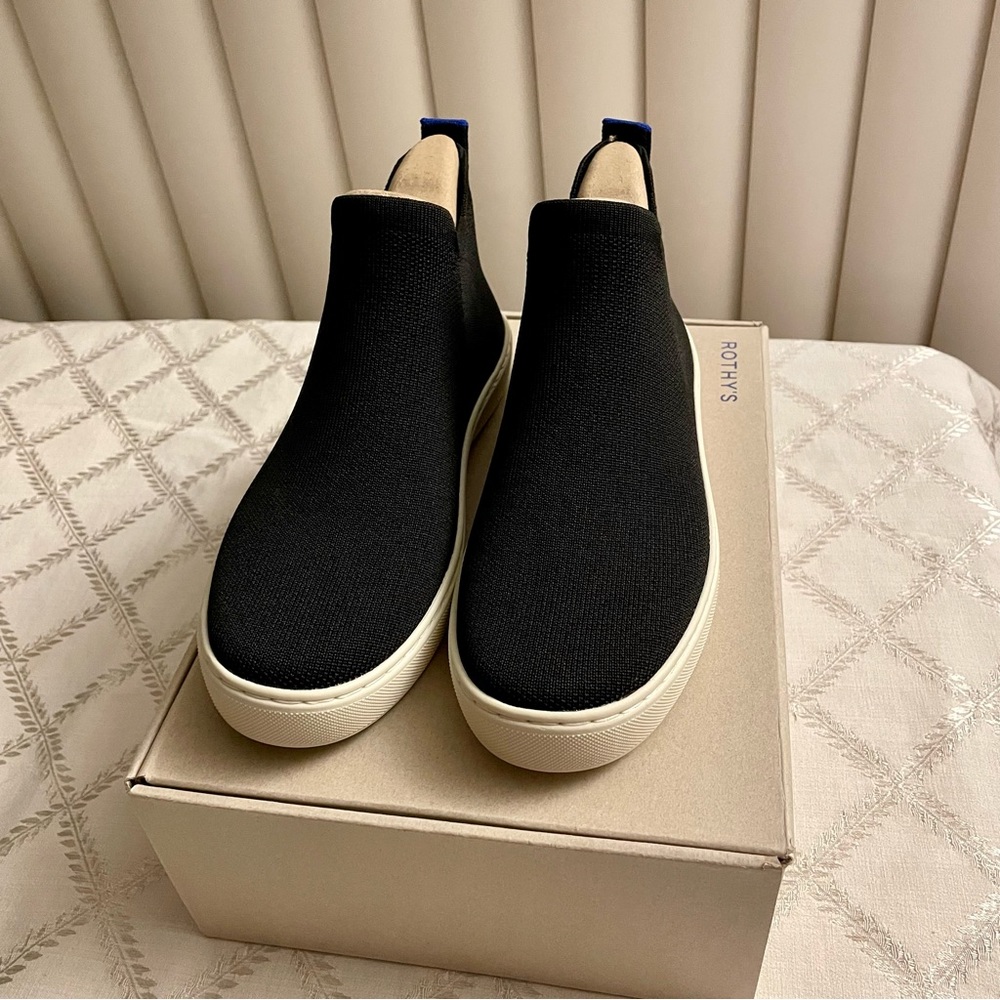 Rothy’s Slip-on Comfort Sneaker, black, knit, size 7.5